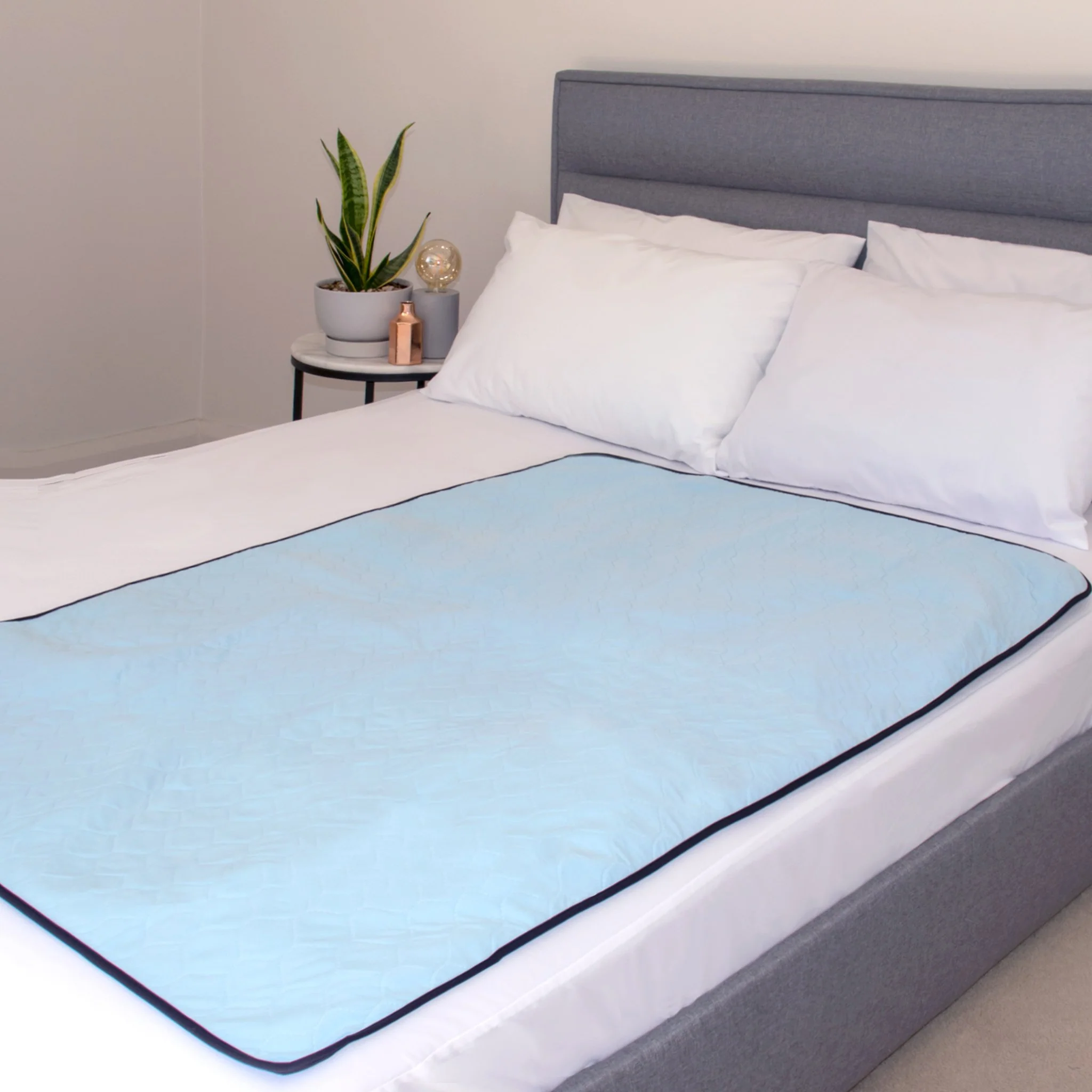 Waterproof & Absorbent Bed Pad (no wings) - Image 2